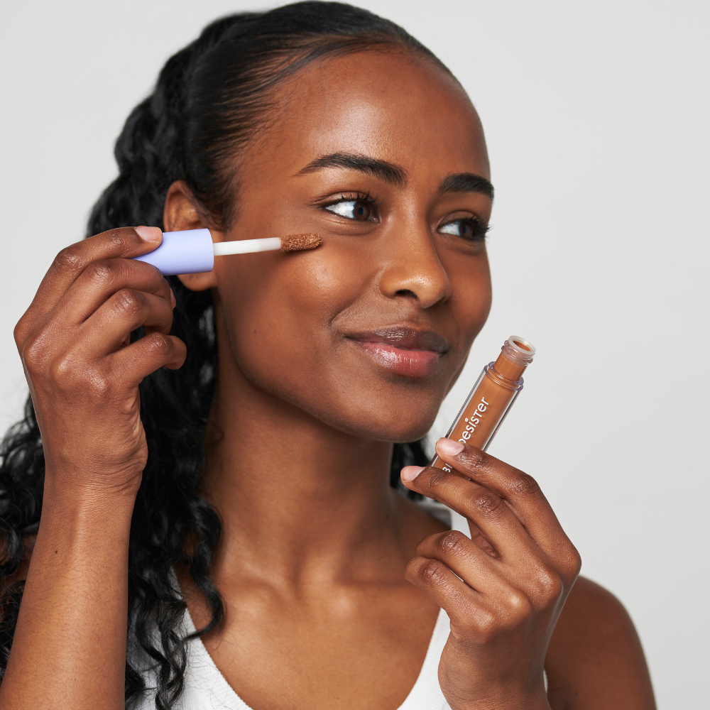 BLONDESISTER IT’S A TRICK! DREAMY CONCEALER – KRÉMES KORREKTOR