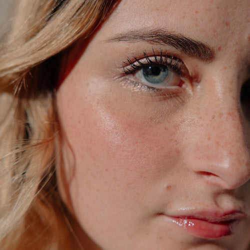 BLONDESISTER GLOWEYE FOLYÉKONY SZEMHÉJFESTÉK