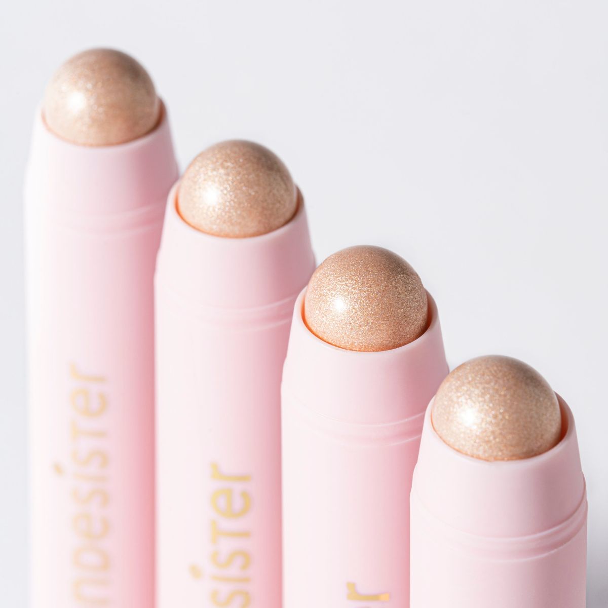 BLONDESISTER READY TO GLOW HIGHLIGHTER STICK