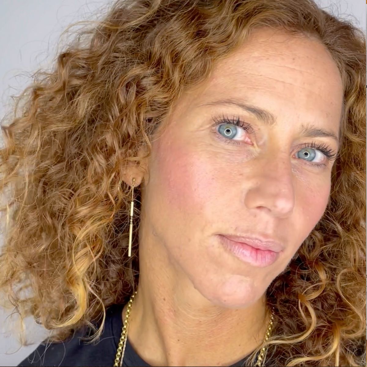 BLONDESISTER 2 IN 1 IT’S UP TO YOU AJAK- ÉS ARC STICK