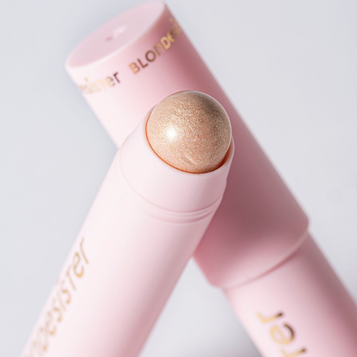 BLONDESISTER READY TO GLOW HIGHLIGHTER STICK
