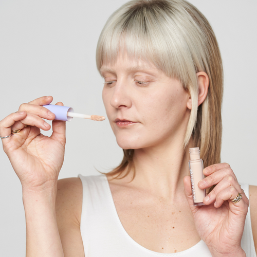 BLONDESISTER IT’S A TRICK! DREAMY CONCEALER – KRÉMES KORREKTOR
